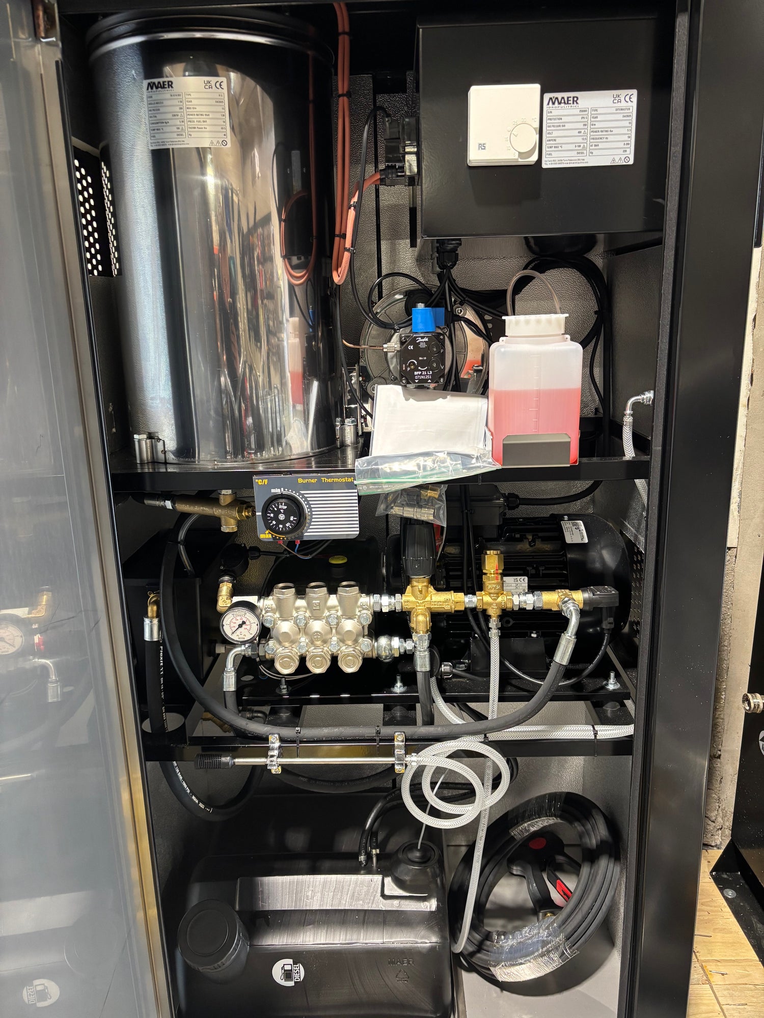 SiteMaster 15/200 - Three Phase Cabinet Hotwash