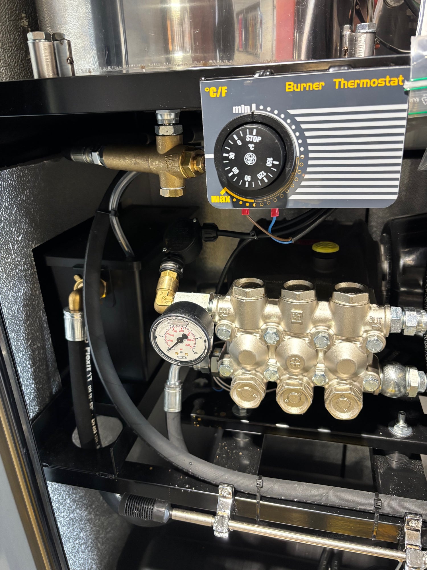SiteMaster 15/200 - Three Phase Cabinet Hotwash